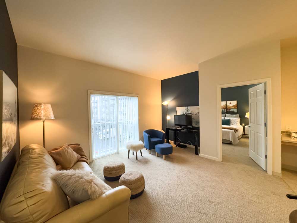 Independent Living - Living Room at Laurel Parc Senior Living in Portland Oregon