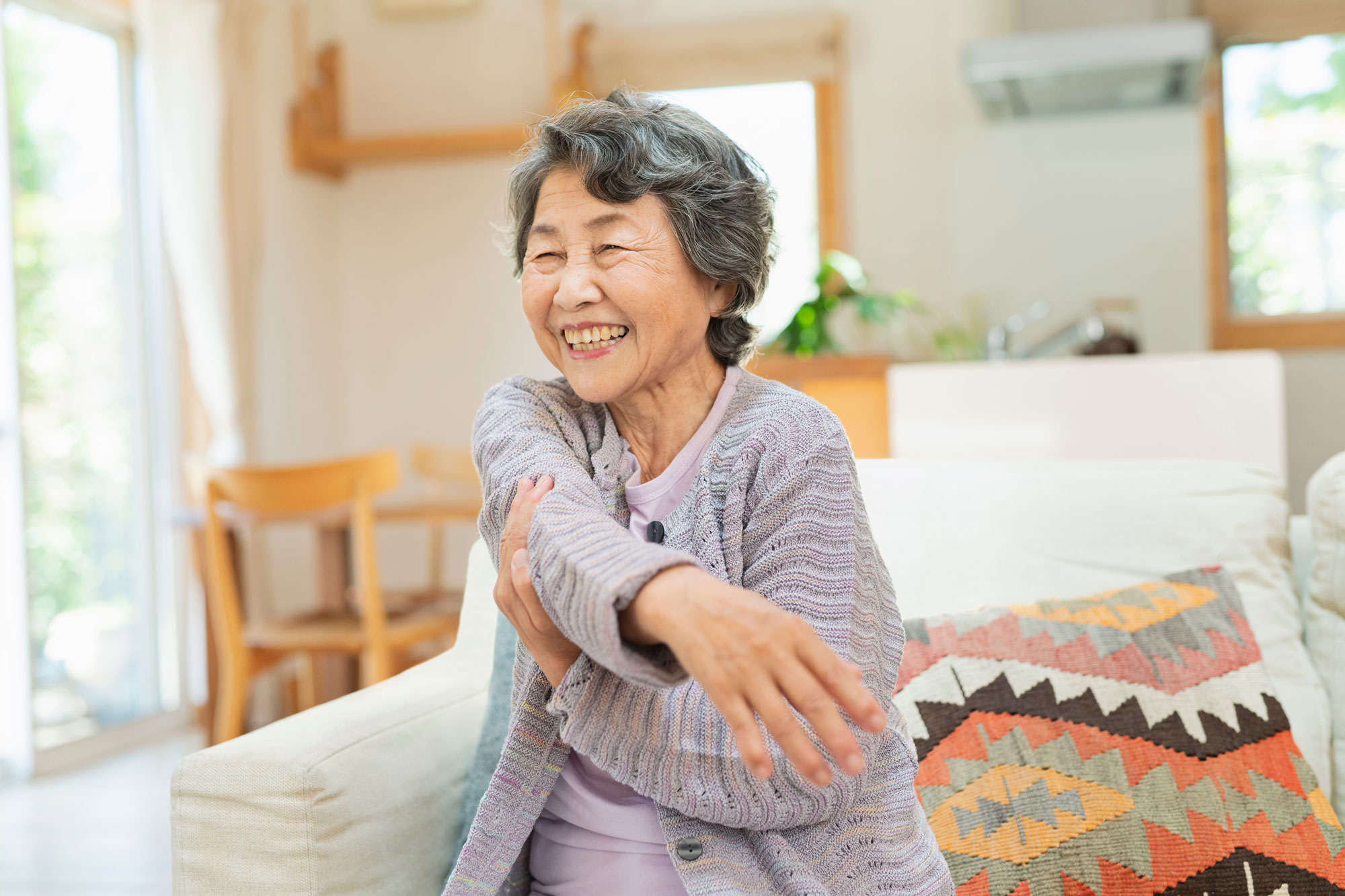 Read more about the article The Benefits of Staying Active: Simple Exercises for Seniors